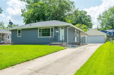 4110 53rd St, Des Moines, IA 50310