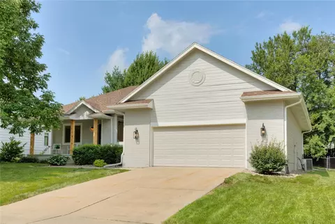 818 SE Michael Dr, Ankeny, IA 50021