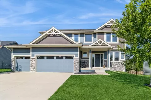3610 NW 166th St, Clive, IA 50325