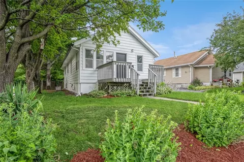 1209 E Sheridan Ave, Des Moines, IA 50316