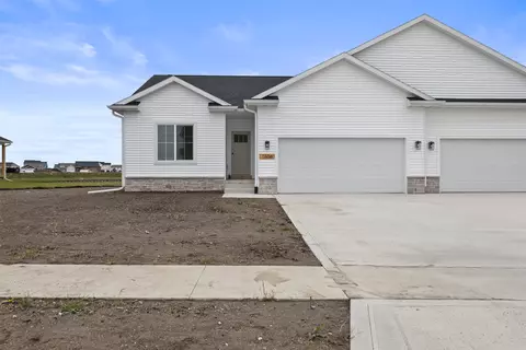 1606 NW Driftwood Dr, Ankeny, IA 50023