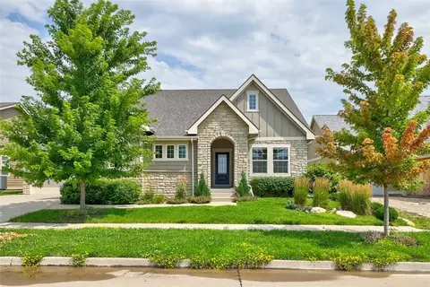 306 SW 16th St, Ankeny, IA 50023