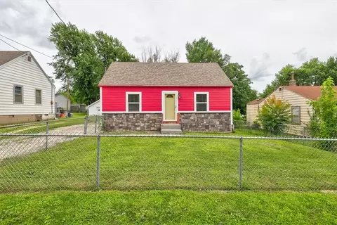 1239 E 37th St, Des Moines, IA 50317