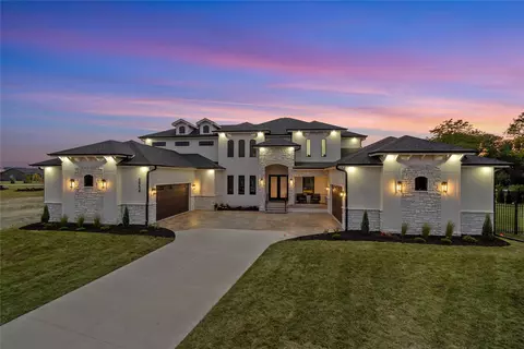 3954 NW 183rd St, Clive, IA 50325