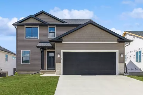 406 NE Country Meadow Dr, Ankeny, IA 50021