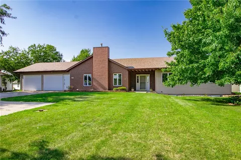 607 E Townline St, Creston, IA 50801