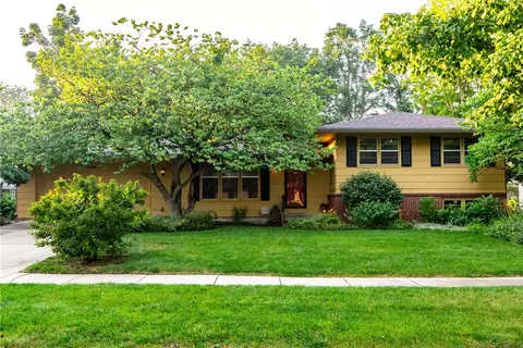 1509 Wheeler Dr, Ames, IA 50010