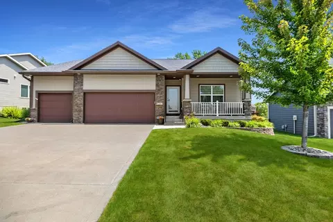 4203 159th St, Urbandale, IA 50323