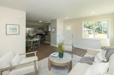 626 SE 28th St, Des Moines, IA 50317