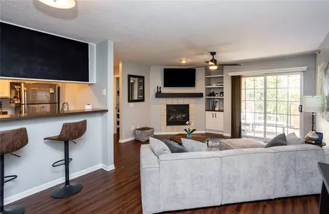 6440 Ep True Pkwy #1207, West Des Moines, IA 50266