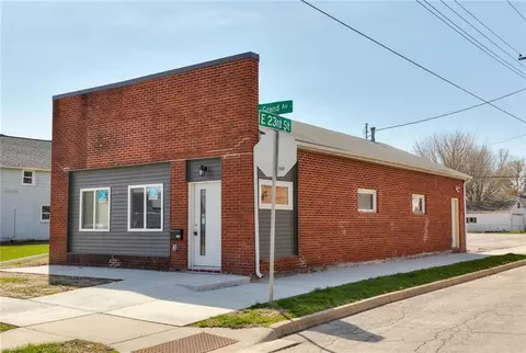 2301 E Grand Ave, Des Moines, IA 50317