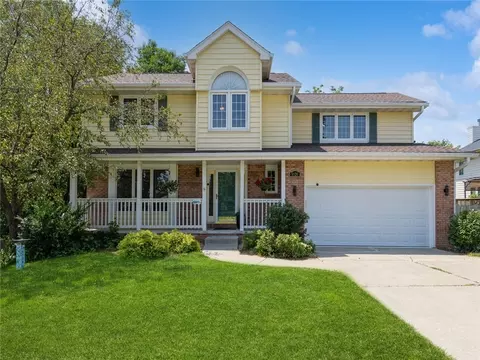 5520 Boulder Dr, West Des Moines, IA 50266