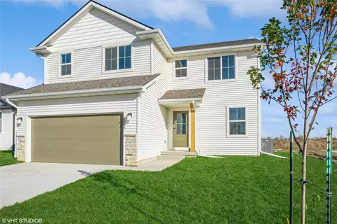 1385 Locust St, Waukee, IA 50263