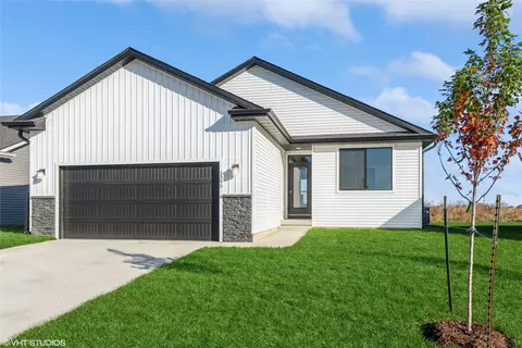 1395 Locust St, Waukee, IA 50263