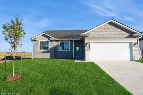 1405 Locust St, Waukee, IA 50263