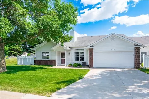 5451 Longview Ct #5, Johnston, IA 50131