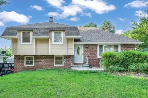 323 Scandia Ave, Des Moines, IA 50315