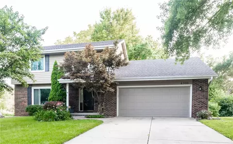 4300 Maple St, West Des Moines, IA 50265