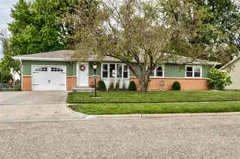 508 Preston Dr, Huxley, IA 50124