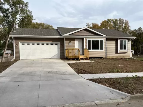 4829 SW 5 St, Des Moines, IA 50315