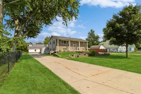 4415 NE 34th St, Des Moines, IA 50317