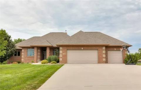 5590 NW 3rd Ct, Des Moines, IA 50313