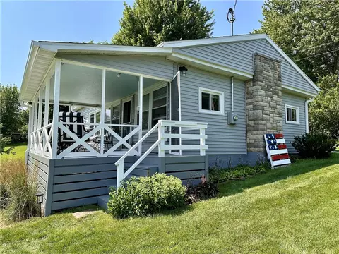 270 Rock Creek West St, Kellogg, IA 50135