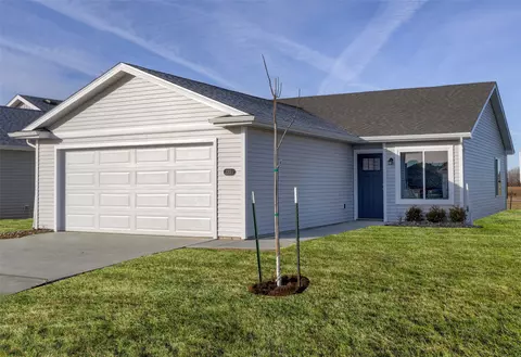 2227 Legacy Dr, Norwalk, IA 50211