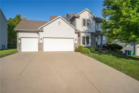 4615 148th St, Urbandale, IA 50323