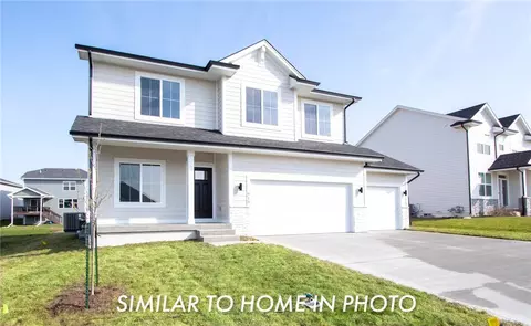 1413 S 91st St, West Des Moines, IA 50265