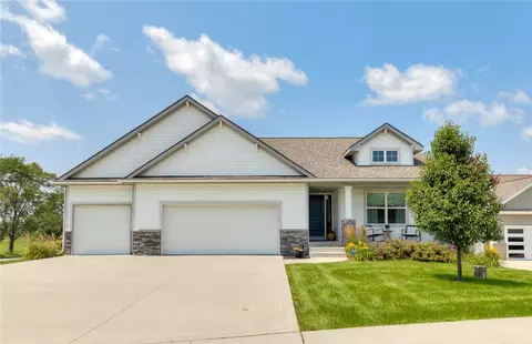 2306 E 50th St, Des Moines, IA 50317