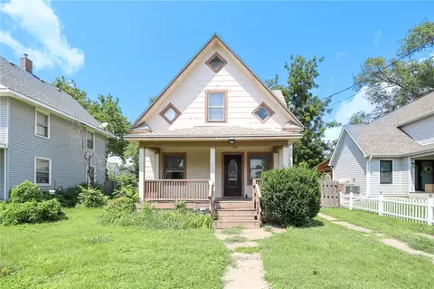 706 Buchanan St, Des Moines, IA 50316