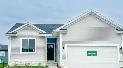 2945 Primrose Ln, Pella, IA 50219
