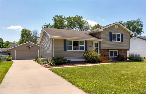 230 Christopher Ave, Waukee, IA 50263