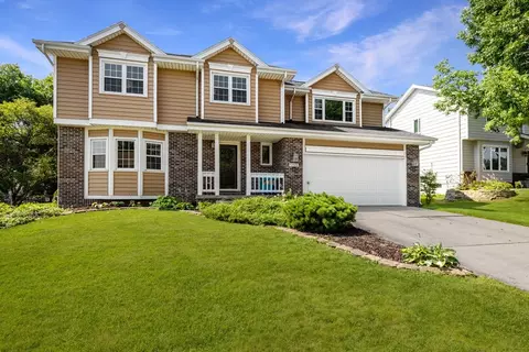 9900 Winston Ave, Urbandale, IA 50322