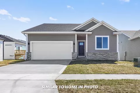 2904 Primrose Ln, Pella, IA 50219
