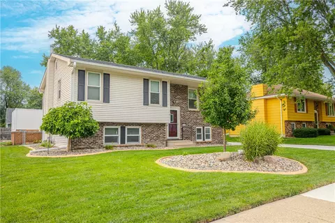 2110 NW 9th St, Ankeny, IA 50023