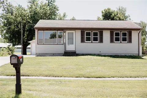 304 E 1st St, Huxley, IA 50124