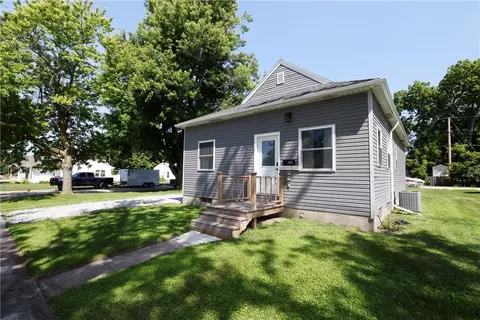 303 17th St, Boone, IA 50036