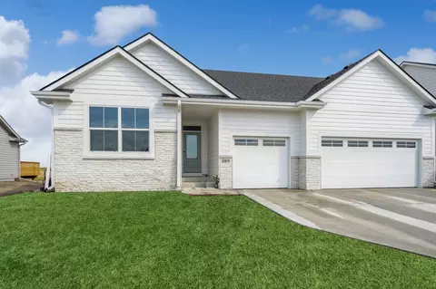 265 NW Ashley Ave, Waukee, IA 50263