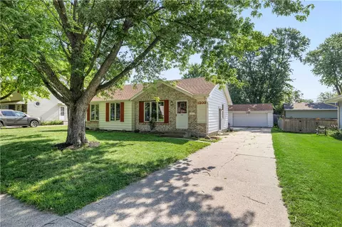 1203 4th Ave SE, Altoona, IA 50009