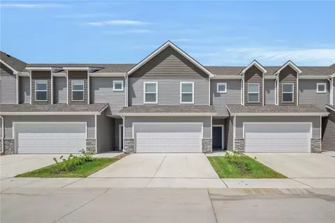 3340 NW Stratford Ln, Ankeny, IA 50023