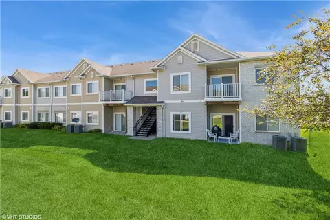8601 Westown Pkwy #5215, West Des Moines, IA 50266