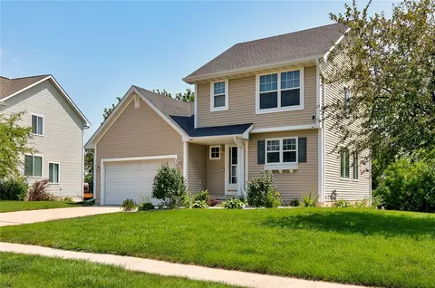 3801 122nd St, Urbandale, IA 50323
