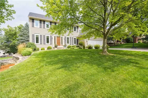 216 S 28th St, West Des Moines, IA 50265