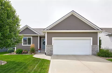 3910 SW Stonehaven Ln, Ankeny, IA 50023
