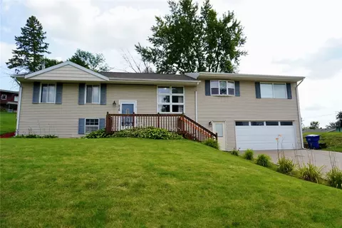 516 Reynolds Rd, Marshalltown, IA 50158