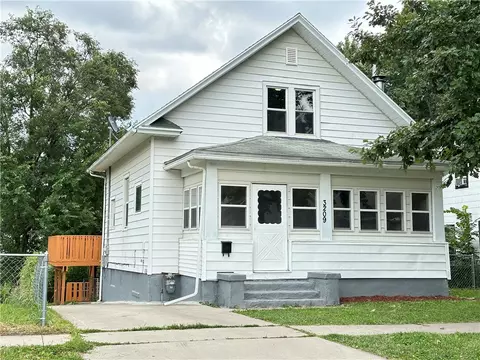 3209 3rd St, Des Moines, IA 50313