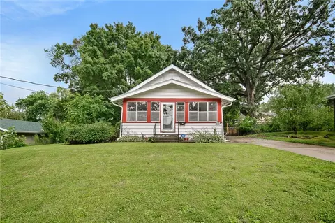 13 E Bell Ave, Des Moines, IA 50315