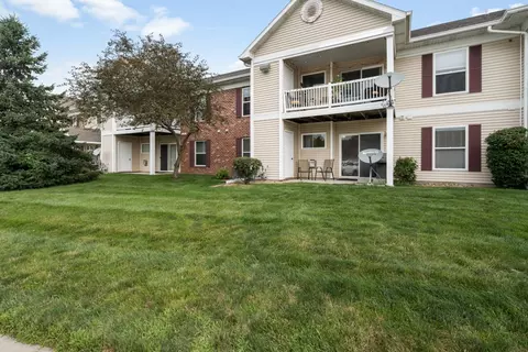 2185 NW 159th St #68, Clive, IA 50325